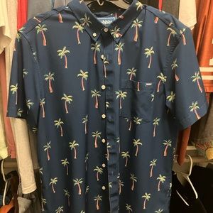 Chubbies shirt size large.